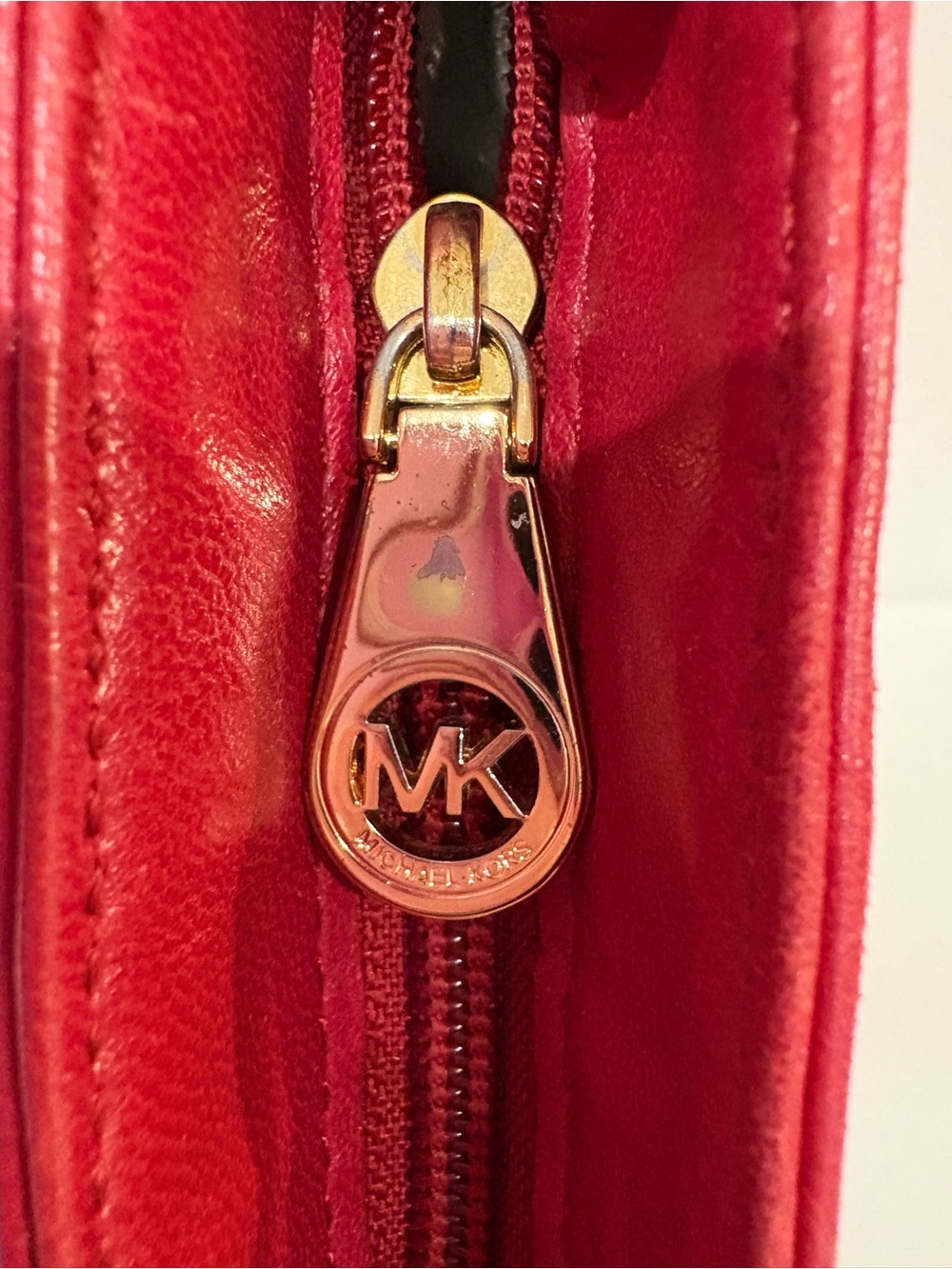 Michael Kors Small Red Leather Scrunch Clutch With Removable Shoulder Strap - Picture 3 of 7